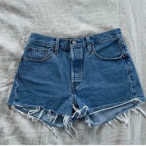 Levi’s 501 denim shorts 27